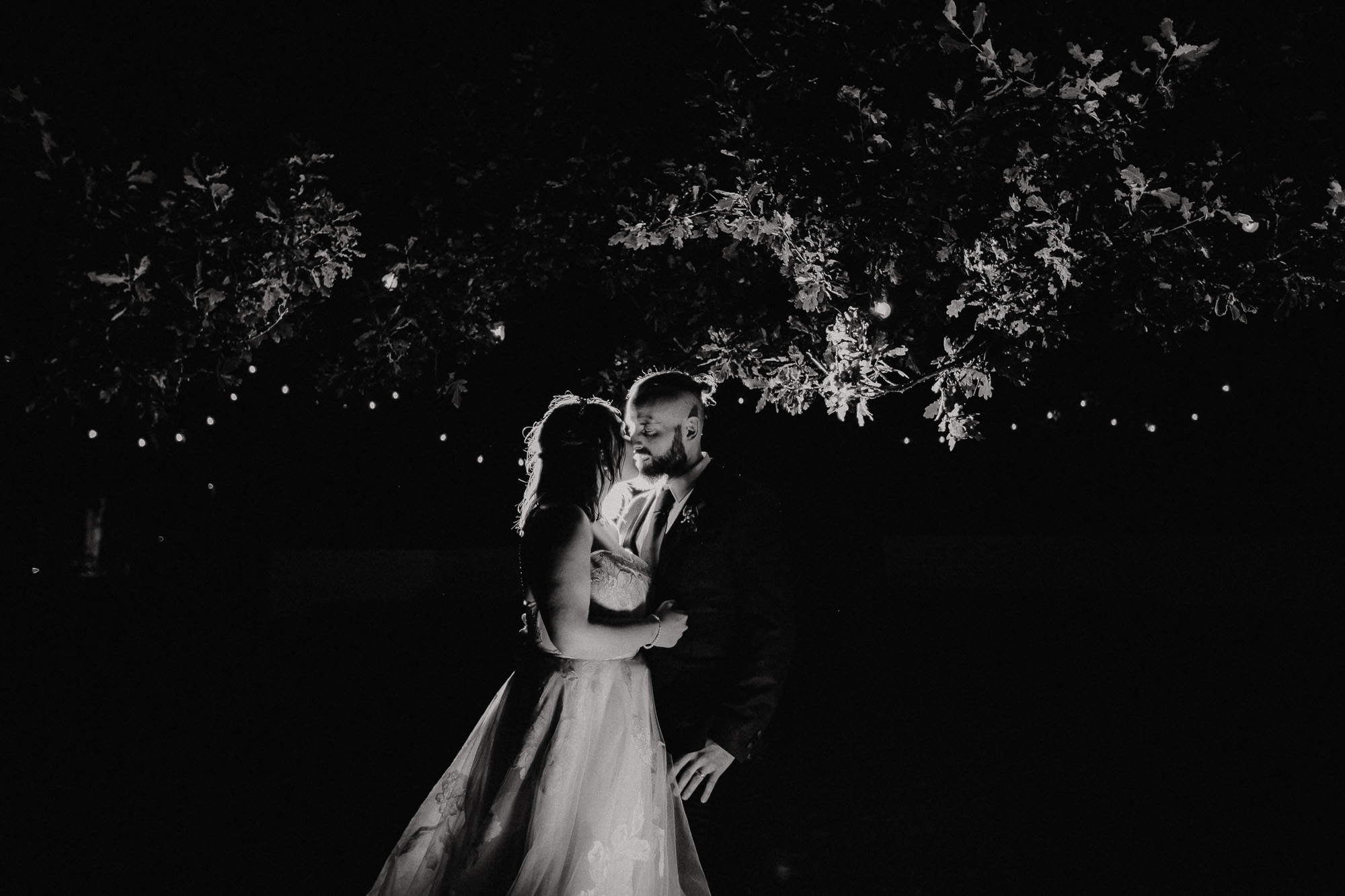 black and white wedding photographs by Ulla nordwood